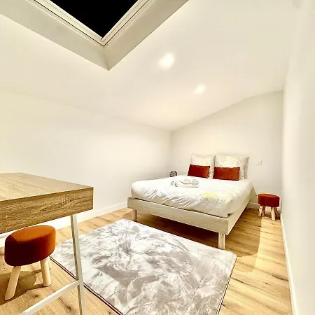 Apartment Disgne Climatise Parking Et Wifi Gratuit *